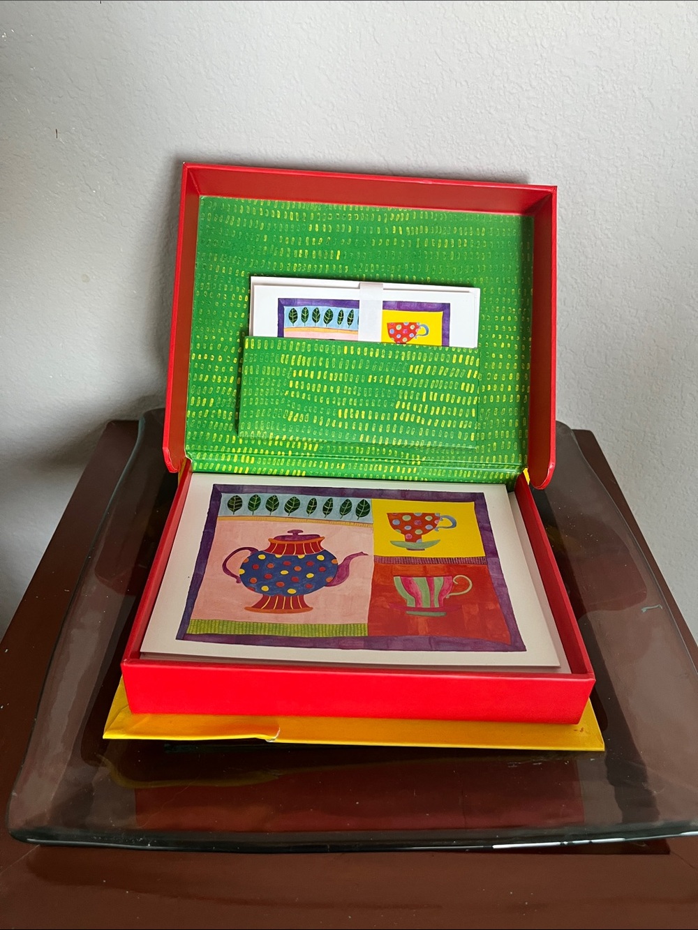 Blank notes with envelopes in a gift box